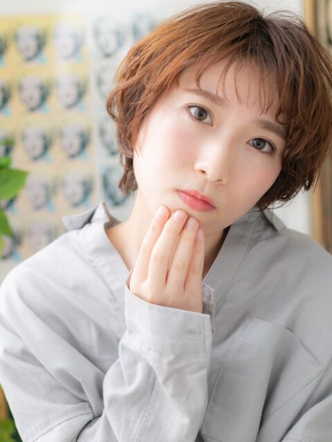 大人可愛いくせ毛風パーマ丸みショートボブ20代30代