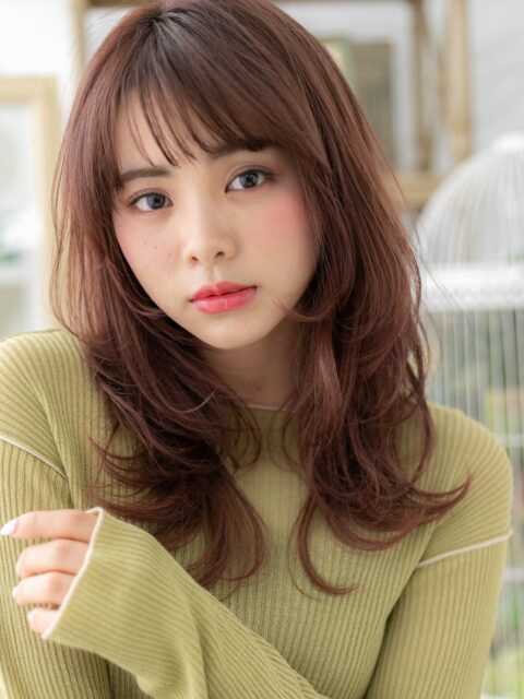 大人可愛いピンクベージュミディアム20代