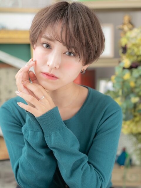 大人可愛い艶感ミルクティーアッシュショート20代30代