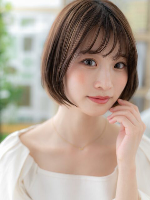 大人可愛い小顔似合わせベージュボブ20代30代