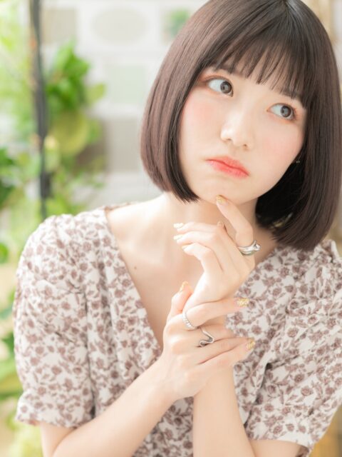 ぱっつん前髪黒髪美髪切りっぱなしボブ30代40代